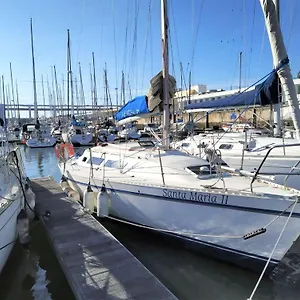 Be Local - Sleep Aboard The Santa Maria Sailing Boat In Lisboa